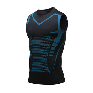 T-shirt de compression à manches longues pour homme, coupe ajustée, col rond, tissu jersey (polyester/coton/spandex) 320g, logo frontal, protection contre les chocs - Product Image 1