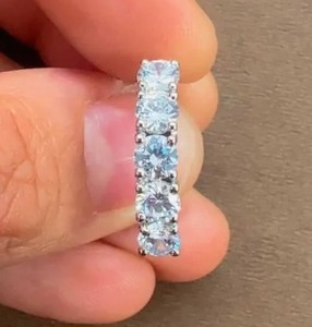Anillo de Plata de Ley 925 con 5 Circonitas Románticas para Mujer, Chapado en Rodio, Ideal para Regalo de Compromiso, Boda o Fiesta, Venta al Por Mayor - Product Image 4