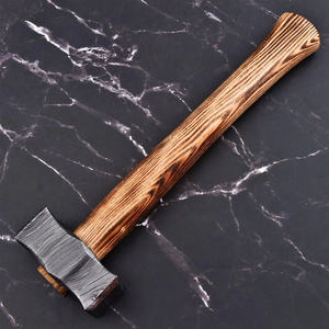 Martillo de Acero de Damasco Forjado a Mano con Patrón de Acero Soldado, Decorativo y Coleccionable con Mango de Madera Tradicional - Product Image 4