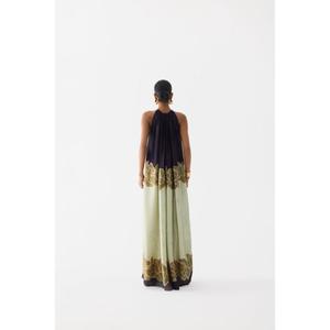 Vestido Halter Verde Alba de Calidad Premium, Confeccionado con Nuestra Impresionante Tela de Seda Vegana, Prenda Destacada para Todas las Temporadas - Product Image 4