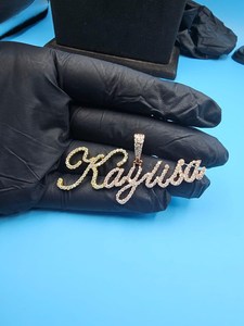 Colgante de Letra de Moissanita de Plata de Ley 925, Estilo Cursivo, Lujo, Bañado en Rodio, Joyería 3D Personalizada para Rapper Hip Hop - Product Image 3