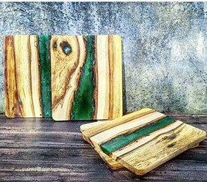 Tabla de Resina Epoxi Hecha a Mano, Tabla de Madera para Servir, Regalo de Navidad para Parejas, Regalo de Boda, Plato para Servir - Product Image 1