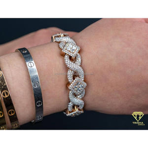 Bracelet cubain exclusif entièrement serti de moissanite avec finition en or jaune, bijou de luxe pour homme et femme - Product Image 3