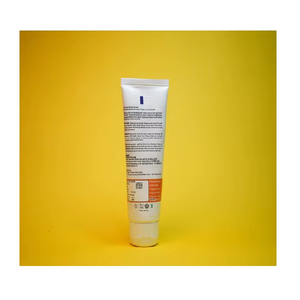 Limpiador Facial Líquido Iluminador con Vitamina C, Niacinamida y Ácido Salicílico, Control del Acné, Equilibrio de Grasa, Luminosidad Radiante, Limpieza Profunda - Product Image 4