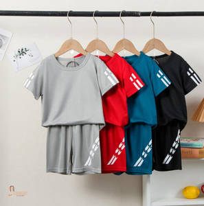 Ensemble de vêtements pour adultes unisexe, sportif, écologique, respirant, coupe-vent, en polyester/coton, pour l'automne, t-shirt et short - Product Image 1