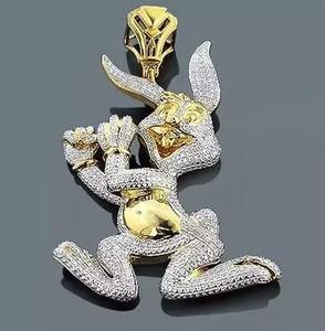 Colgante de Dibujos Animados de Conejito con Moissanita Real de Corte Redondo de 3.30Ct, Chapado en Plata 925 - Product Image 3