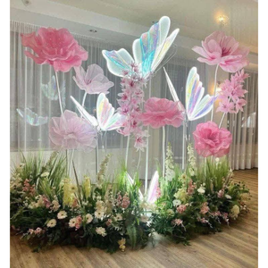 Arche de mariage en métal blanc en forme de croissant de lune, décorée de fleurs - Product Image 2