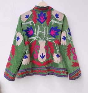 Collection exclusive, veste en velours Suzani faite à la main, design vase à fleurs brodé, tenue de festival pour femmes, veste courte, blazer d'hiver - Product Image 6
