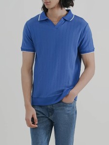 Chemise en tricot bleue pour homme, manches courtes, coupe classique, logo sur le devant, confortable, décontractée, couleur unie, col rond - Product Image 1