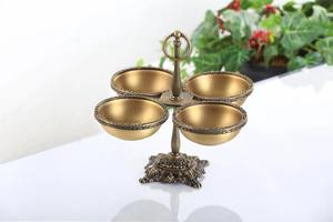 ขาตั้งเสิร์ฟช็อกโกแลตสามชั้น โลหะเคลือบทอง เหมาะสำหรับผลไม้อบแห้ง ช็อกโกแลต ใช้สำหรับจัดแสดงหรือมอบเป็นของขวัญ - Product Image 4