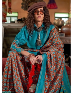 Sari de Diseño KV Soft Silk Ikat con Estampado Geométrico Color Óxido y Blusa Sin Coser - Product Image 3