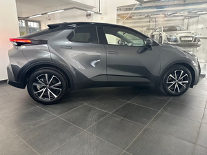 Toyota C-HR Hybride FWD Team Deutschland SUV Compact Hybride Transmission Automatique Économe en Carburant Conduite à Gauche - Product Image 6