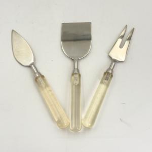 Couteau, fourchette et épandeur à beurre personnalisés en acier inoxydable avec manche en résine pour restaurants - Product Image 1