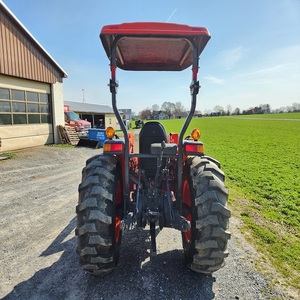 Tracteur compact Kubota diesel 4x4 puissant d'occasion avec chargeur et pelle rétrocaveuse, machine utilitaire compacte pour l'agriculture - Product Image 1