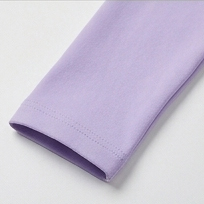 T-shirt à manches longues et col en V profond pour femme, haut court de yoga et d'entraînement, coupe ajustée et compressive - Product Image 5