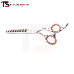 Ciseaux à effiler classiques TSI Barber, en acier inoxydable durable, pour salons de coiffure, salons de beauté et usage quotidien. - Product Image 5