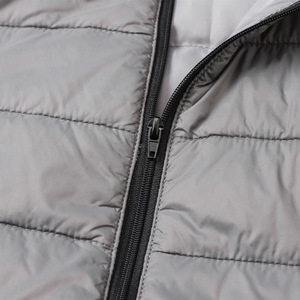 Encuentra Chaquetas Acolchadas de Moda al por Mayor Similares a las de Diseñador para Hombre con Logotipo Personalizado - Product Image 6