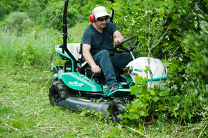 Cortadora de Césped Orec RM60W Rabbit con Tracción en las 4 Ruedas, Control Remoto, Desbrozadora Agrícola para Huertos, Serie de Unidades de Corte de Césped - Product Image 6