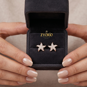 Pendientes de Estrella de Mar con Micro Pavé de Diamantes Cultivados en Laboratorio en Oro de 14K de Zyorio Jewels - Joyería de Boda Inspirada en el Océano para Mujer - Product Image 2