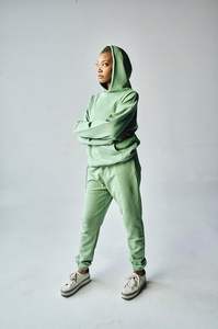 ชุดวอร์มผู้หญิง 2 ชิ้น ขายดีที่สุดปี 2026 ผ้าฝ้ายฟลีซน้ำหนักเบา ระบายอากาศได้ดี เป็นมิตรกับสิ่งแวดล้อม สำหรับฤดูใบไม้ร่วง รับผลิตตามแบบ - Product Image 4