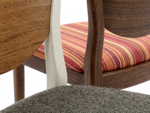 Chaise de salle à manger moderne en bois rembourrée avec assise en tissu et dossier en bois, au design contemporain pour l'ameublement de la maison - Product Image 2