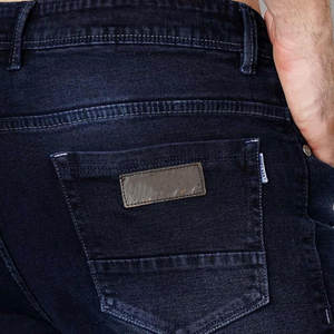 กางเกงยีนส์ขาสั้นผู้ชายสไตล์ลำลองสีน้ำเงินเข้มคลาสสิกสำหรับฤดูร้อน ทรงสลิมทันสมัย ดีไซน์สไตล์สตรีท - Product Image 5