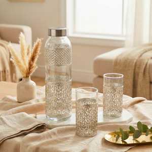 Bouteille d'eau en verre vintage personnalisée avec couvercle pour la consommation à la maison, au bureau et en extérieur - Product Image 1
