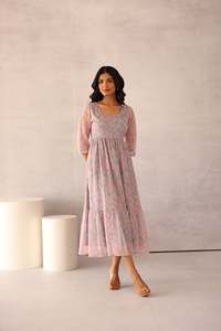 Robe midi en mousseline à imprimé floral, col en V, manches volantées, coupe trapèze ample, style bohème décontracté pour femme, pièce élégante pour l'été - Product Image 1