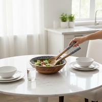 Bol à salade en bois de haute qualité avec ustensiles assortis, bol de service rond de 12 pouces avec impression émail bleu pour la cuisine et la décoration de fête