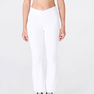 Conjunto de Yoga Profesional OEM para Mujer, Diseño Sólido con Logotipo Frontal, Ligero, Transpirable, de Secado Rápido, Shorts de Entrenamiento, 2 Piezas, Venta al Por Mayor - Product Image 3