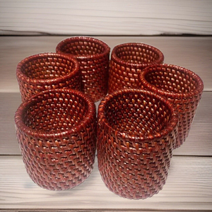 Ronds de serviette en rotin uniques, design traditionnel, écologiques, pour la décoration de table dans les cafés et les cantines. - Product Image 6