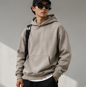 Sudadera con Capucha de Polialgodón de 280 GSM, Corte Regular, Tejido de Primera Calidad, Clásica, Estilo Urbano, Esencial - Product Image 3