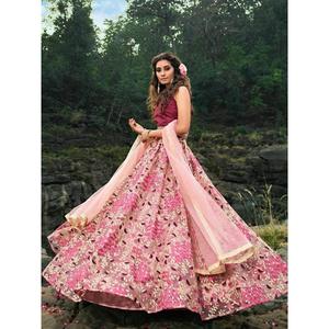 Lehenga choli ตาข่ายปักด้ายสีชมพูสวยงามเครื่องแต่งกายทำงานหรูหราสำหรับเจ้าสาว - Product Image 4