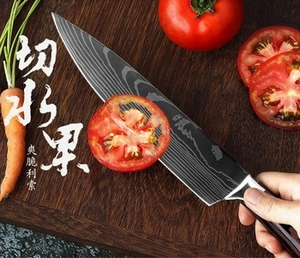 Ensemble de couteaux de cuisine japonais professionnels en acier Damas à cinq pièces, lames en acier Damas, manches en bois Pakka - Product Image 5