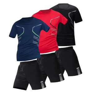 Ensemble de t-shirts et shorts de sport durables, confortables et à séchage rapide pour la gym, comprenant un haut de compression et un short assorti - Product Image 1