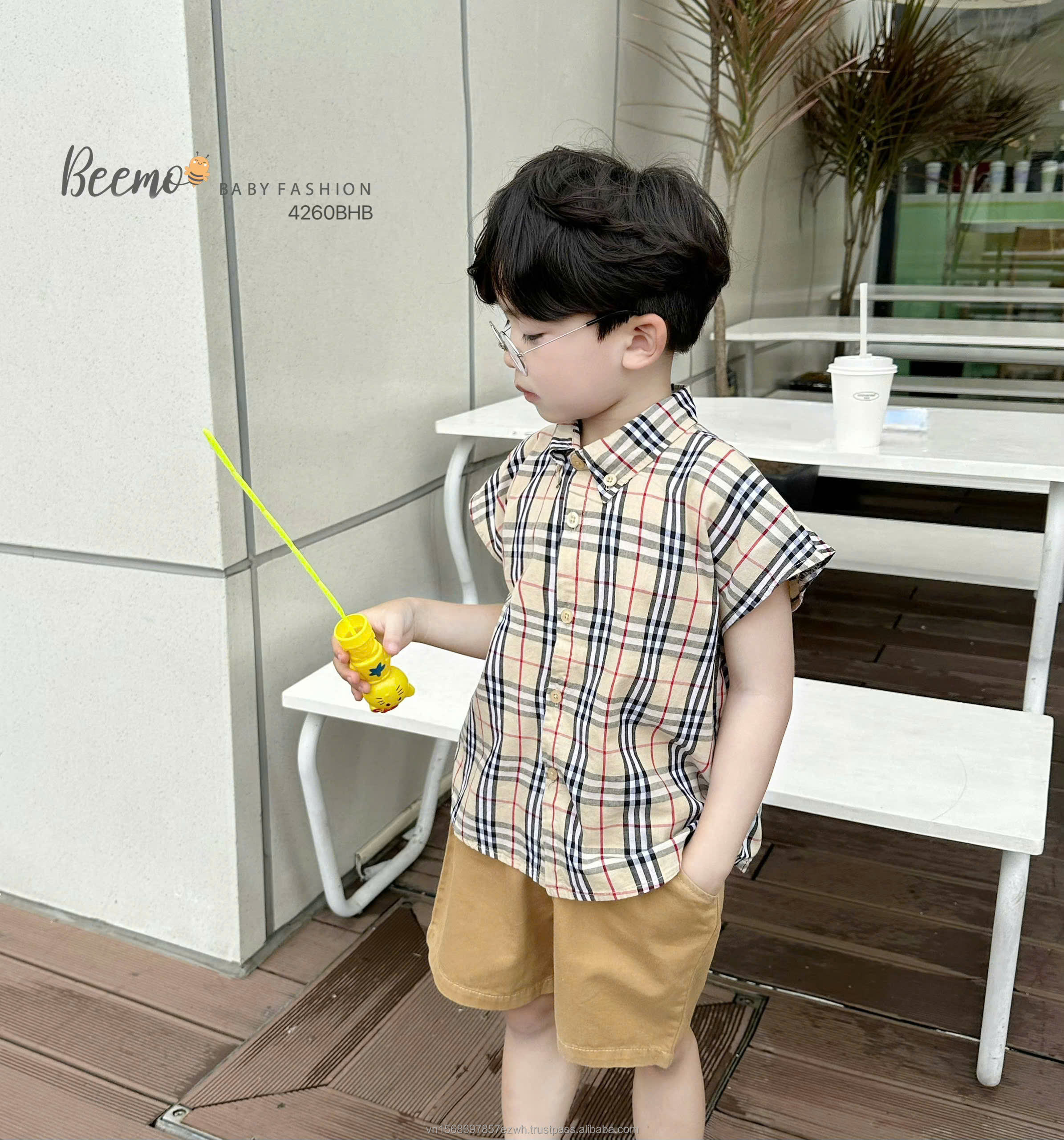 สีน้ำตาล