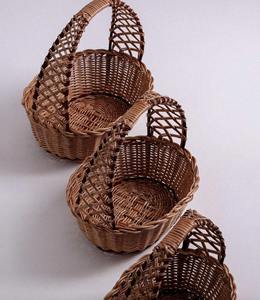 Panier en osier blanc tissé à la main avec poignée, parfait pour la décoration de mariage, les paniers de pique-nique, le rangement et les cadeaux. - Product Image 6