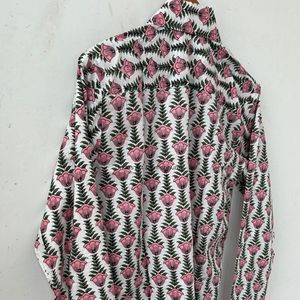 เสื้อเชิ้ตพิมพ์ลายดอกไม้สไตล์ลำลองสำหรับผู้หญิง ผ้าฝ้ายเนื้อนุ่ม ปกติดกระดุม สีชมพูและเบจ ลดราคา - Product Image 3