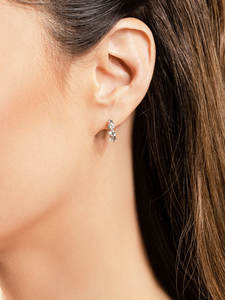 Pendientes de Aro con 3 Diamantes Cultivados en Laboratorio, Diseño Elegante, 0.54 Quilates, Certificados, Engaste Pavé, Oro Puro de 14k - Product Image 3