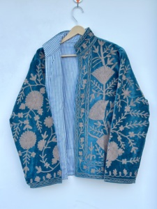 Chaqueta Unisex de Terciopelo Turquesa Bordada, Abrigo Bohemio Floral, Prenda Exterior Artesanal de Arte Folclórico, Algodón Transpirable de Artesano Indio - Product Image 2
