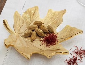 Plateau décoratif moderne en forme de feuille, finition dorée, surface en métal poli, décoration de table pour la maison, les mariages, les événements, les restaurants et les cadeaux - Product Image 6
