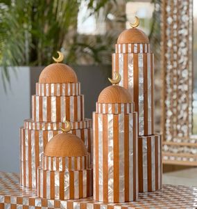 Lanterne de table ronde en bois perlé, faite à la main et personnalisée, pour la décoration intérieure de la mosquée et des fêtes du Ramadan et de l'Aïd - Product Image 2