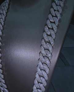 Cadenas cubanas personalizadas de 22 mm de ancho, estilo hip hop, con 4 filas de eslabones, chapadas en oro sobre plata de ley 925, con moissanita VVS, para colgantes y dijes. - Product Image 2