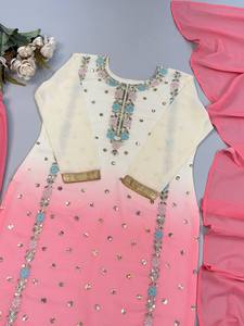 Ensemble de costume ethnique pour femmes, comprenant un haut en georgette brodé, un pantalon confortable et un style de soirée - Product Image 5