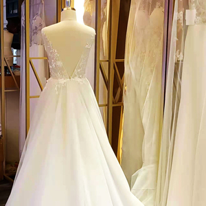 Vestido de Gala con Lentejuelas, Escote en V, Manga Larga, Encaje Asimétrico, Patrón de Perlas, Silueta en A, Cintura de Princesa, Cierre de Cremallera en la Espalda - Product Image 2