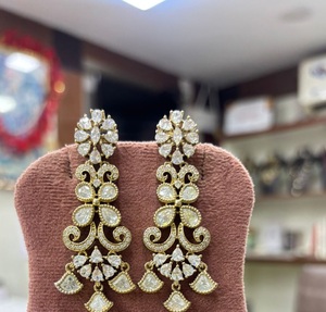 Elegantes Pendientes de Zirconia Chapados en Oro de Latón de Alta Calidad, Diseño Fusion, para Mujer, Ideales para Fiestas Nocturnas, a la Moda - Product Image 2