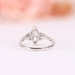 Precioso Anillo de Tres Piedras con Moissanita de Corte Marquesa de 2 Quilates, Plata de Ley 925, para Mujer, Joyería para Bodas y Fiestas - Product Image 5