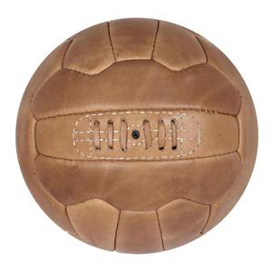 Ballon de football vintage en cuir véritable de qualité supérieure, fabriqué à la main, au design classique, idéal pour la décoration sportive, les cadeaux et les acheteurs, en vente. - Product Image 1