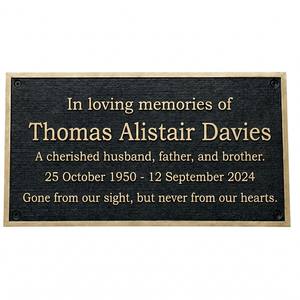 Plaque commémorative rectangulaire traditionnelle en laiton noir Dollond London, gravée sur mesure avec nom, pour condoléances, origine Royaume-Uni, marqueur de sépulture - Product Image 4