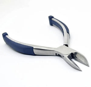 Alicates de acero inoxidable con punta de águila, cortaúñas especializados para reparar surcos en las uñas de los pies - Product Image 1